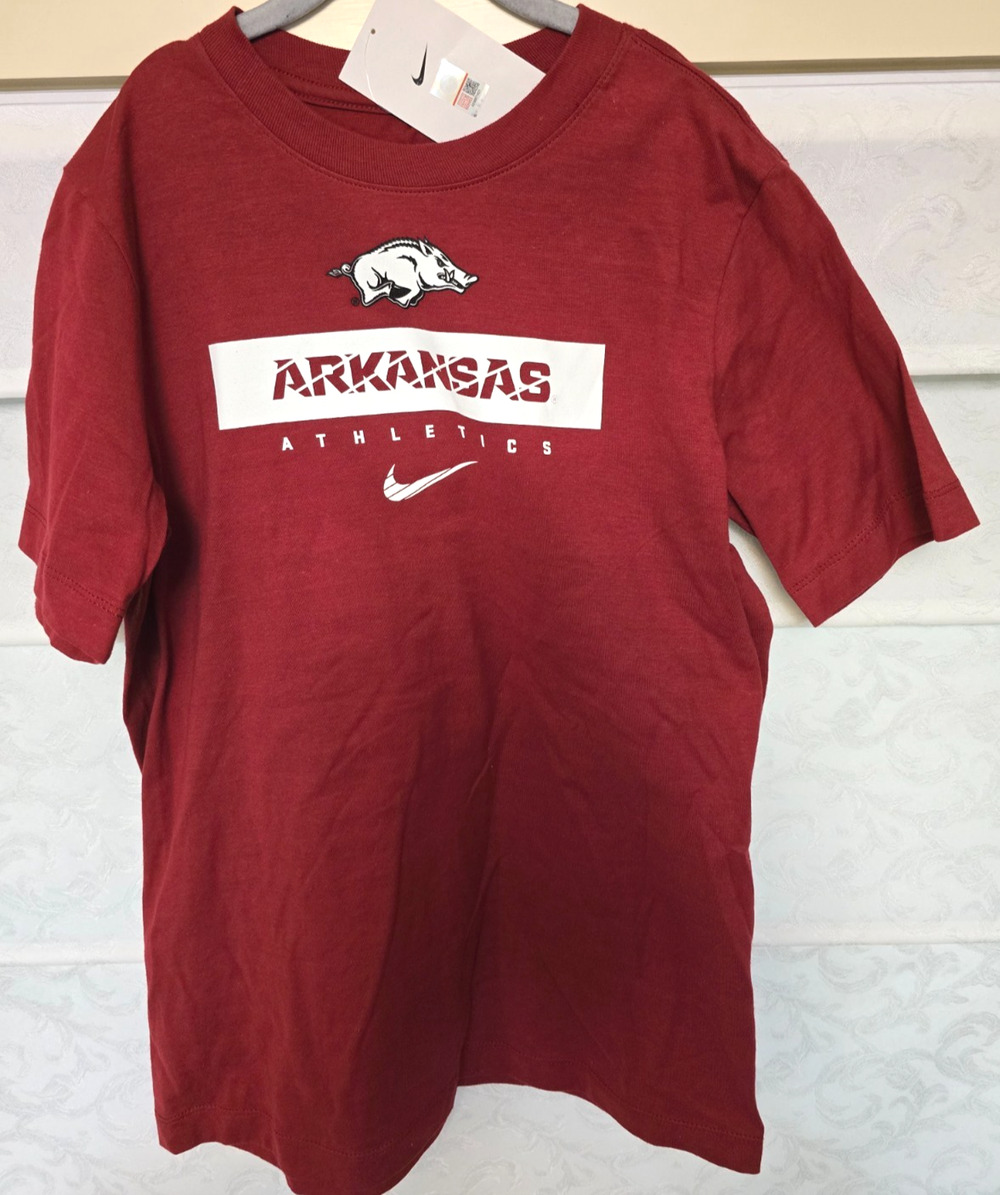 Nike Arkansas Razorbacks Shirt Youth Large Red NCAA Athletics Tee NWT NEW